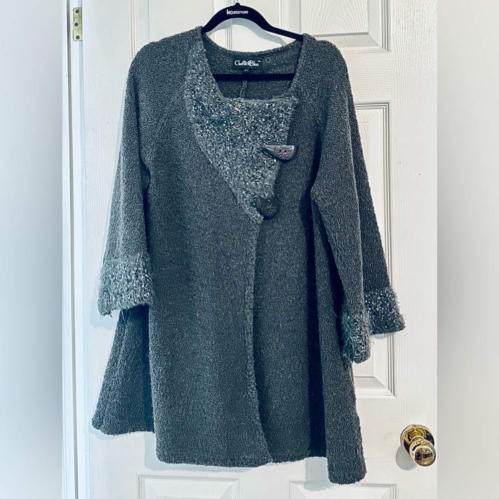 Sweater gray with two buttons